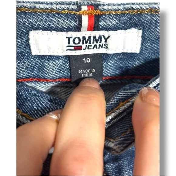 Tommy Hilfiger Light Blue Classic Pencil Denim Skirt with White Floral Detail - Picture 10 of 16